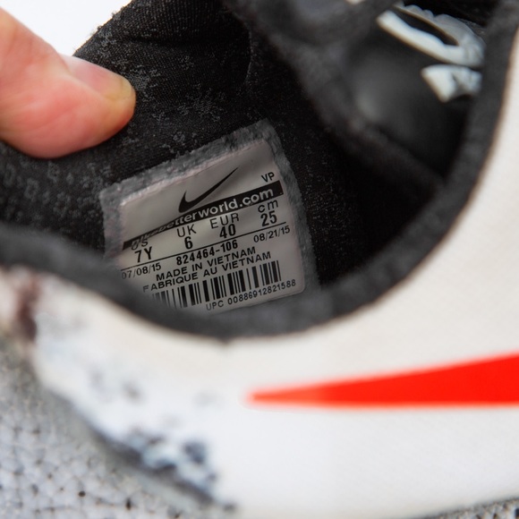 Nike KD 8 Christmas boy’s low top sneaker split design red & black graphic 7Y - Picture 15 of 16